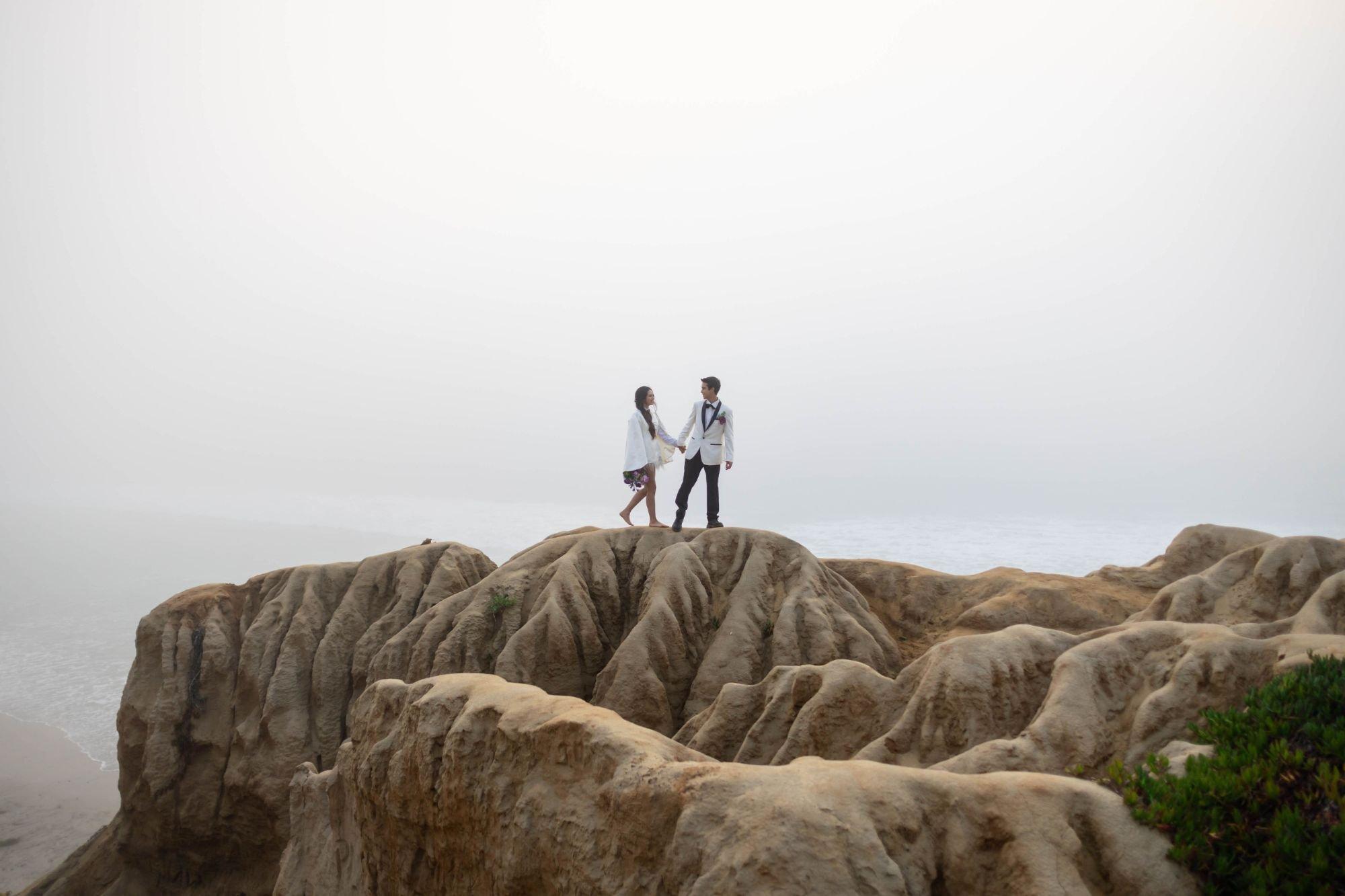 carousel-hero-element image-0